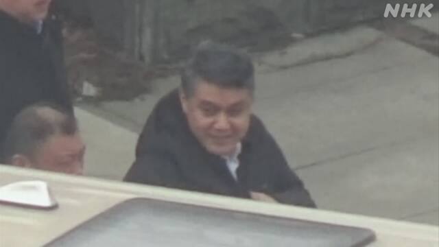 中国驻朝大使王亚军3月27日赴朝，自丹东乘车穿过鸭绿江中朝友谊桥进入新义州