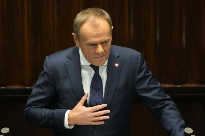 唐纳德·图斯克的政府12日以248票赞成、201票反对的结果赢得了议会的信任投票
