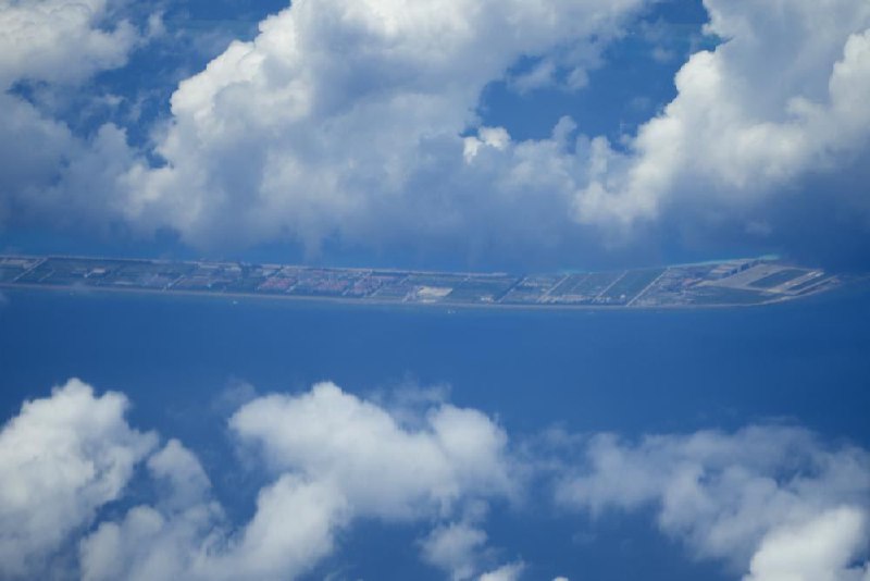 美国印太司令部司令约翰·阿奎利诺周日表示，中国已在有争议的南中国海建造的几个岛屿中的至少三个完全军事化