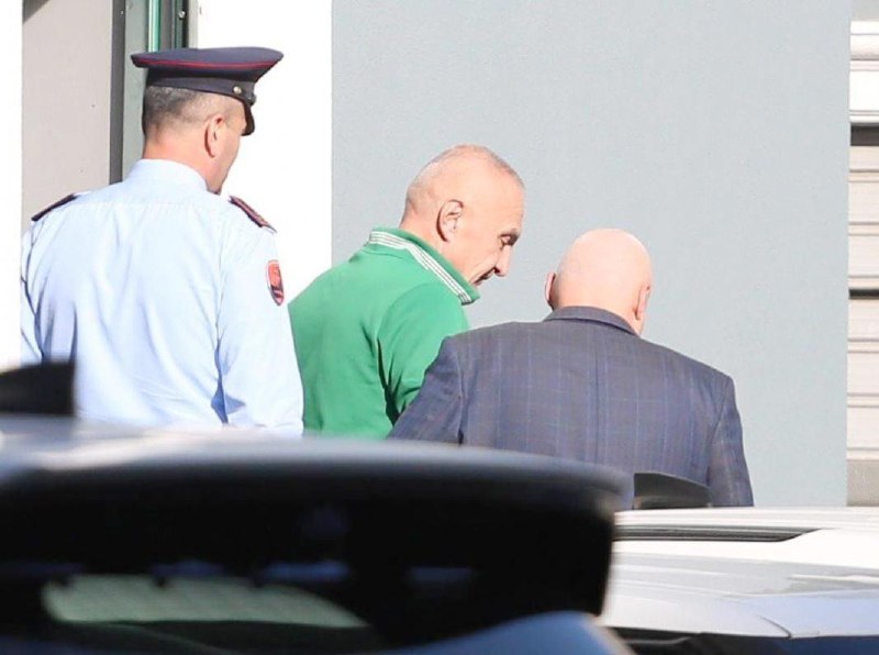 阿尔巴尼亚前总统梅塔21日因涉嫌腐败、洗钱及隐瞒个人资产等指控被警方逮捕调查