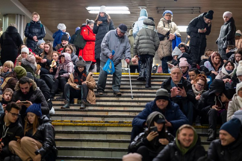 乌克兰官员表示，俄罗斯16日向乌克兰发射了至少60枚导弹