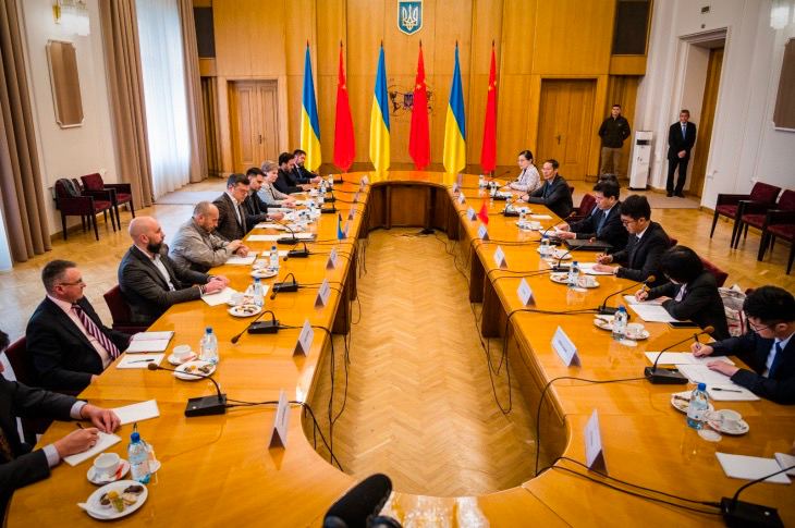 中国政府欧亚事务特别代表李辉5月16日至17日访问乌克兰