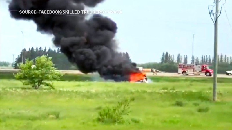 加拿大中部曼尼托巴省卡伯里市附近发生交通事故