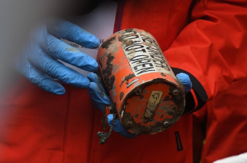 民航局航空安全办公室主任朱涛介绍，截至28日12时，搜寻人员累计出动15640人次，对核心区和周边重点区域进行反复搜索，找到飞机残骸和碎片36001件