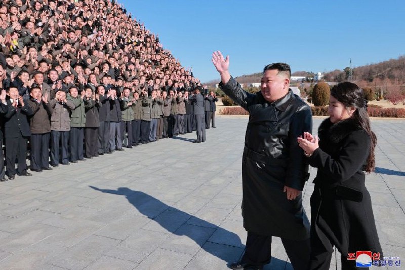 朝鲜领导人金正恩26日下令晋升数十名参与“火星-17”型洲际导弹研制的国防科研部门领导干部和科学家