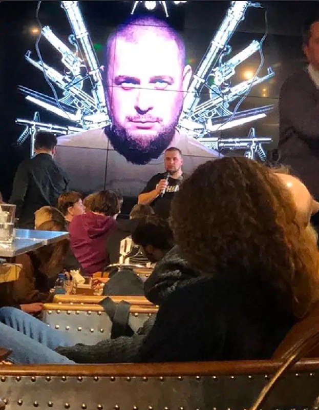 俄罗斯圣彼得堡一家咖啡馆2日发生爆炸，一名著名亲俄军事博主在爆炸中死亡