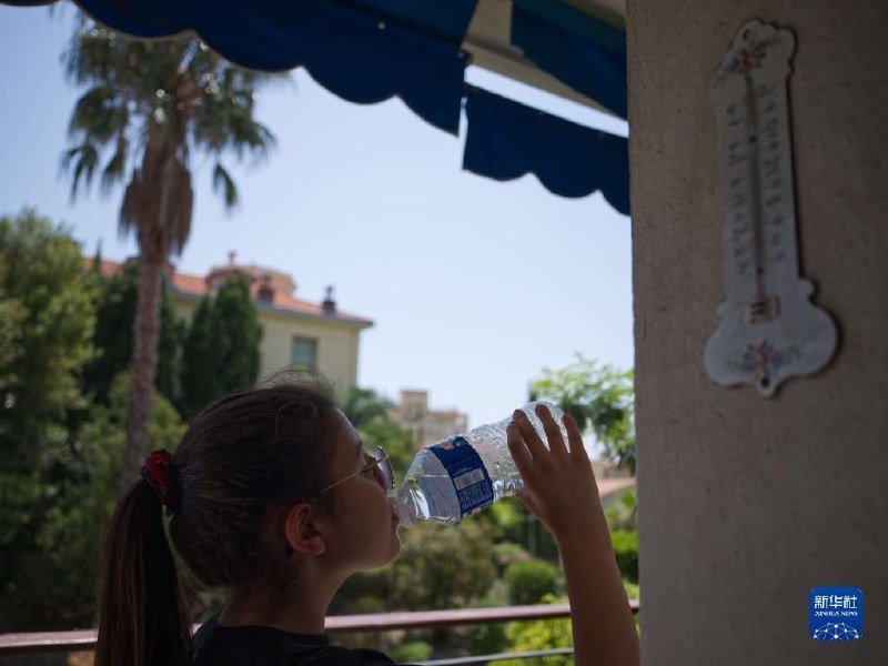 临近夏至，西班牙、法国、意大利等欧洲国家连日遭遇40摄氏度以上高温，部分地区气温刷新有气象记录以来6月同期纪录