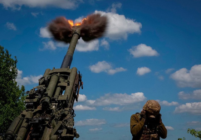 乌克兰总统泽连斯基周一晚间称，北顿涅茨克发生激烈巷战，“我们的英雄不会放弃在北顿涅茨克的阵地”