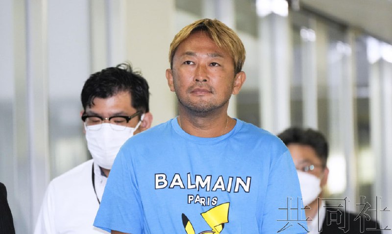 东京警视厅4日以涉嫌在YouTube发布视频威胁艺人等，违反《暴力行为法》（经常性威胁）以及强迫、损害名誉等为由，逮捕了前参议员“GaaSyy”（本名东谷义和）