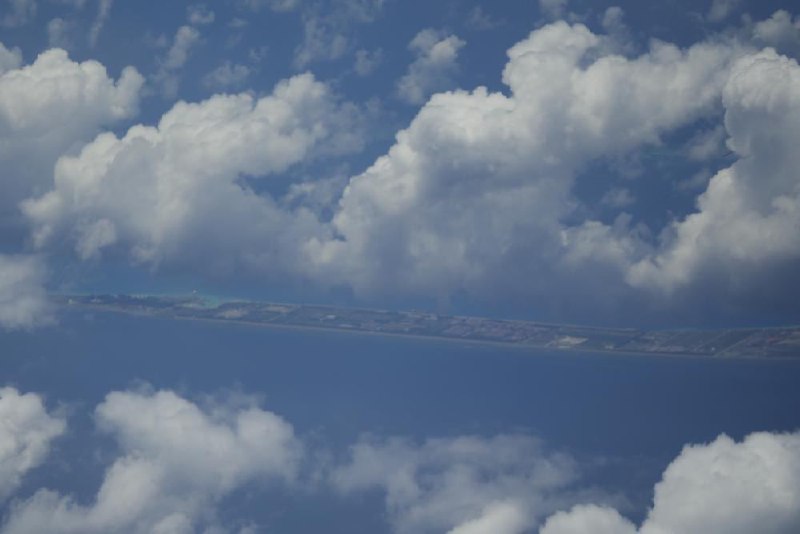 美国印太司令部司令约翰·阿奎利诺周日表示，中国已在有争议的南中国海建造的几个岛屿中的至少三个完全军事化