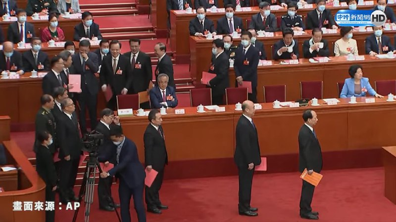 十四届全国人大3月11日上午批准国务院总理（李强：2936赞成、3反对、8弃权）中央军委副主席（张又侠：2944|1|2、何卫东：2947|0|0）委员（李尚福：2946|0|1、刘振立2947|0|0、苗华2946|0|1、张升民2947|0|0）；无记名等额选举出最高法院长（张军：2943|1|3）最高检检察长（应勇：2937|3|7）国家监委主任（刘金国：2943|3|1，另选他人刘源1票）；从172名候选人中差额选举全国人大常委会委员，有168名候选人得票过半，得票前159名的候选人当选