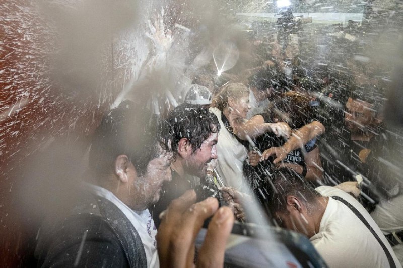 墨西哥参议院通过司法改革法案，抗议者一度冲击参议院