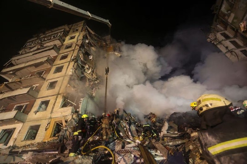 俄罗斯1月14日对乌克兰发动导弹袭击，击中第聂伯市一座9层楼房导致至少14人死亡，64人受伤