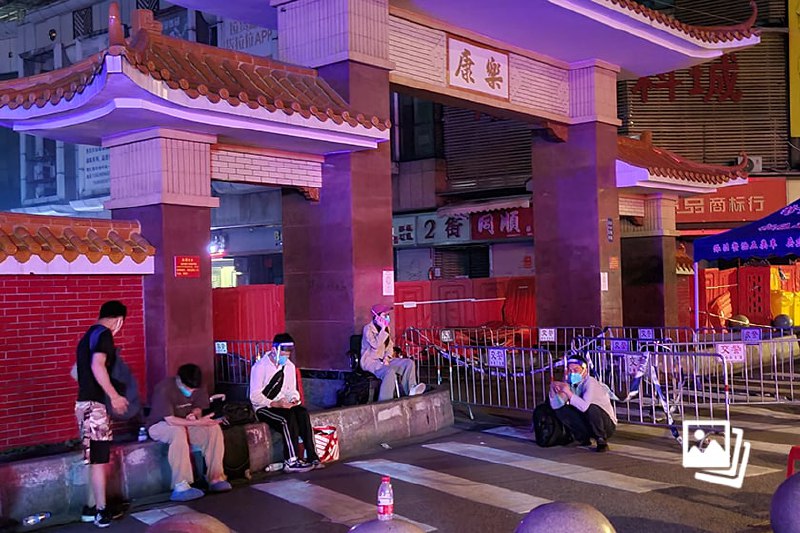 广州海珠区康乐、鹭江等城中村早前爆疫，当局疏散逾3.4万人送往外地集中隔离，多为租住在此的制衣工人