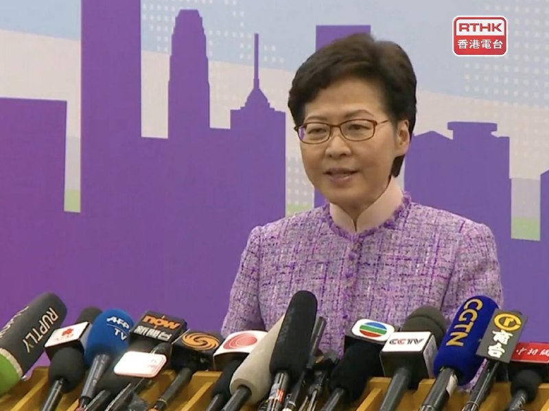 林郑月娥22日进京述职后见传媒，表示选举后自己仍需担任第5任行政长官至明年6月30日，这时段所有香港特区发生的事，如果需要行政长官处理，都会由她自己处理