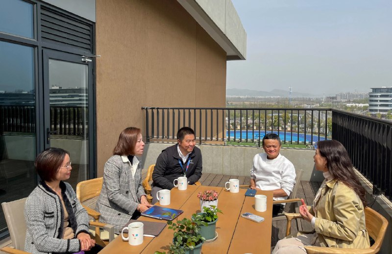 知情人士介绍，阿里创始人马云已回到中国，3月27日视察了杭州云谷学校