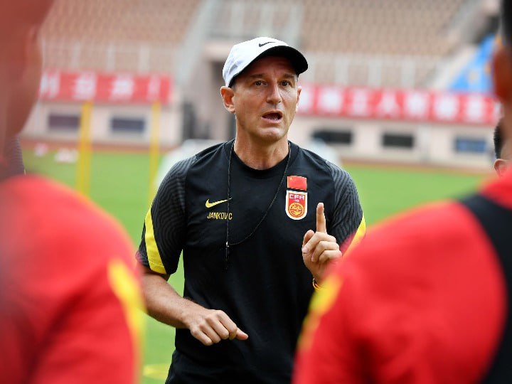 中国足协2月24日宣布，聘请扬科维奇为男足国家队主教练，以备战今年亚洲杯、2026年世界杯亚洲区预选赛