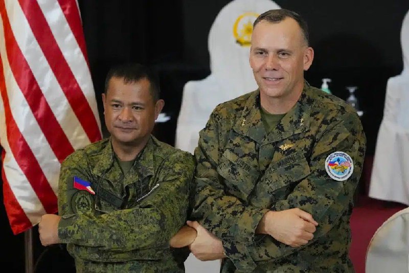 美国和菲律宾军队4月11日开展“肩并肩”联合军事演习