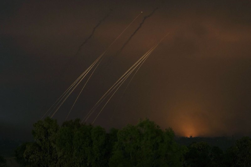 以色列国防军发言人丹尼尔·哈加里2日说，以军已经完成对加沙城的包围，那里是哈马斯的中心