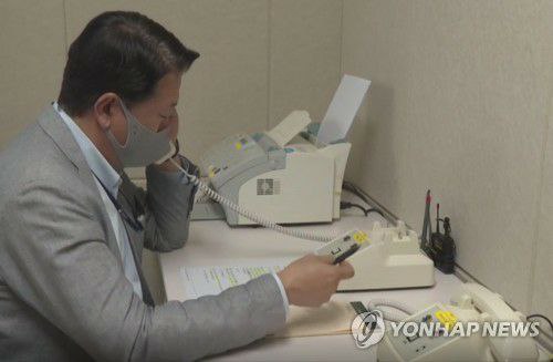 韩国统一部和国防部5日表示，韩朝继前一日恢复正常后连续两天通过通信联络渠道进行例行通话