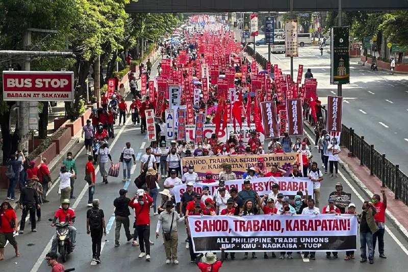 多国抗议者在五一国际劳动节当天举行集会