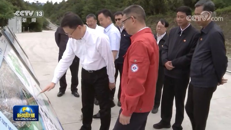 韩正7月14日在西藏林芝调研