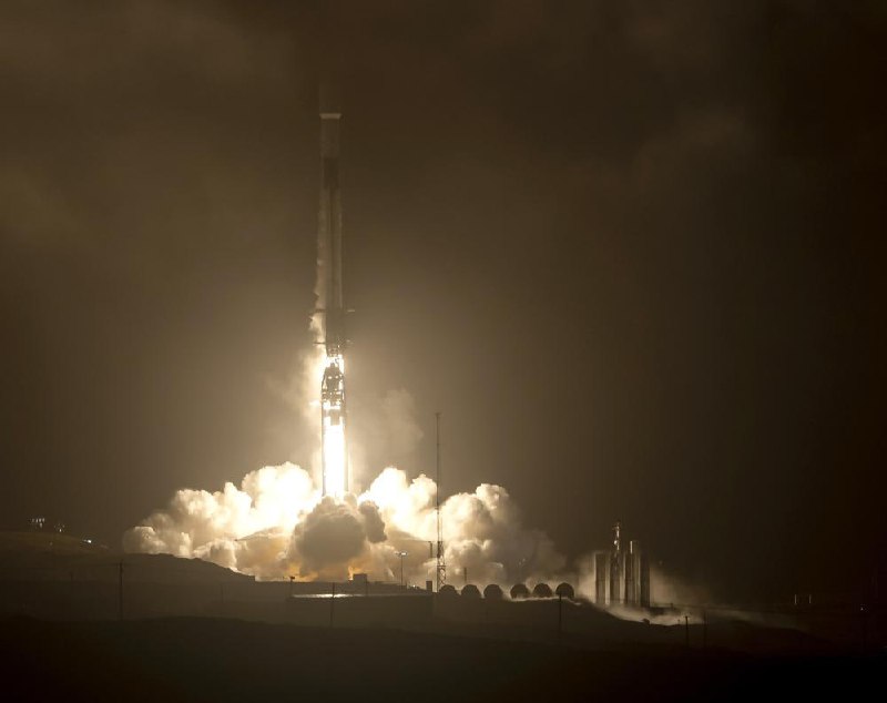 美国国家航空航天局周二晚间发射名为“双小行星重定向测试”（DART）的航天器，旨在测试能否通过撞击来改变小行星轨道