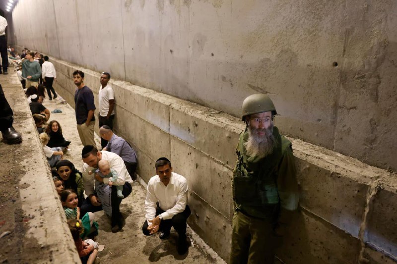 伊朗10月1日向以色列发起大规模导弹袭击，以色列总理内塔尼亚胡誓言报复