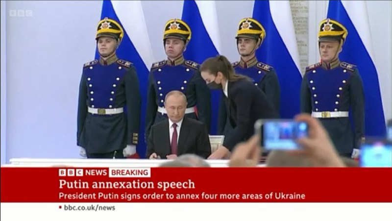 俄罗斯总统普京在新领土入俄条约签署仪式上发表演讲，将顿涅茨克、卢甘斯克、赫尔松以及扎波罗热称为“俄罗斯联邦的四个新主体”，并称四地人民永远是俄罗斯公民