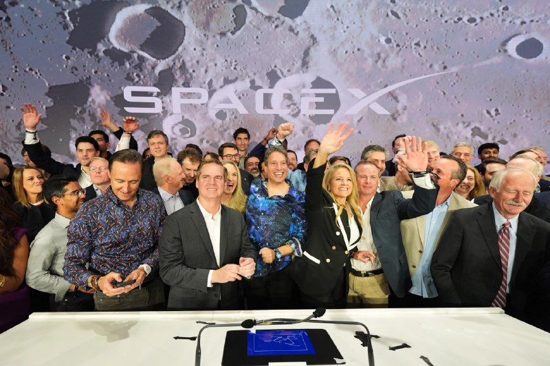 SpaceX公司6月12日在纳斯达克挂牌交易，上市首日股价上涨19%，市值达到2.1万亿美元，成为美国市值第6的上市公司