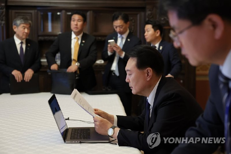 韩国总统尹锡悦16日结束了对立波乌三国的访问并启程回国，将于17日上午抵韩