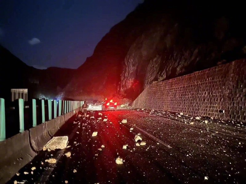 中国地震台网正式测定，5月2日23时27分在云南保山市隆阳区（北纬25.35度，东经99.28度）发生5.2级地震，震源深度10千米