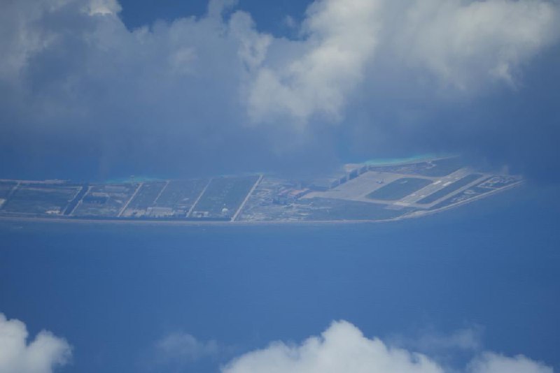 美国印太司令部司令约翰·阿奎利诺周日表示，中国已在有争议的南中国海建造的几个岛屿中的至少三个完全军事化